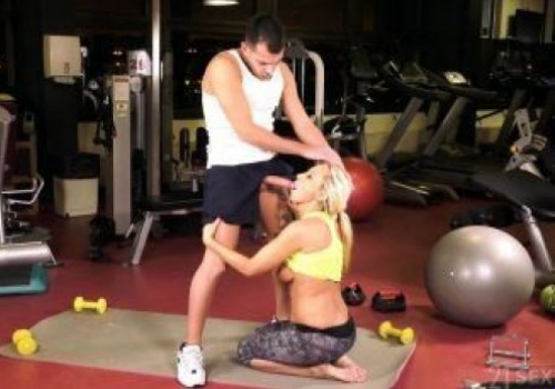 Vợ lồn to nóng bỏng ra ngoài tập gym mây mưa cùng trai trẻ